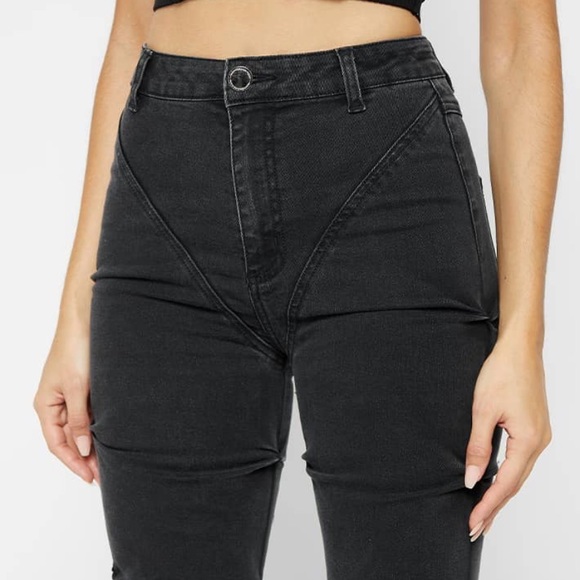 NWT🏷Tacked Denim Flared Jeans
Washed Black🐃 - Picture 2 of 11